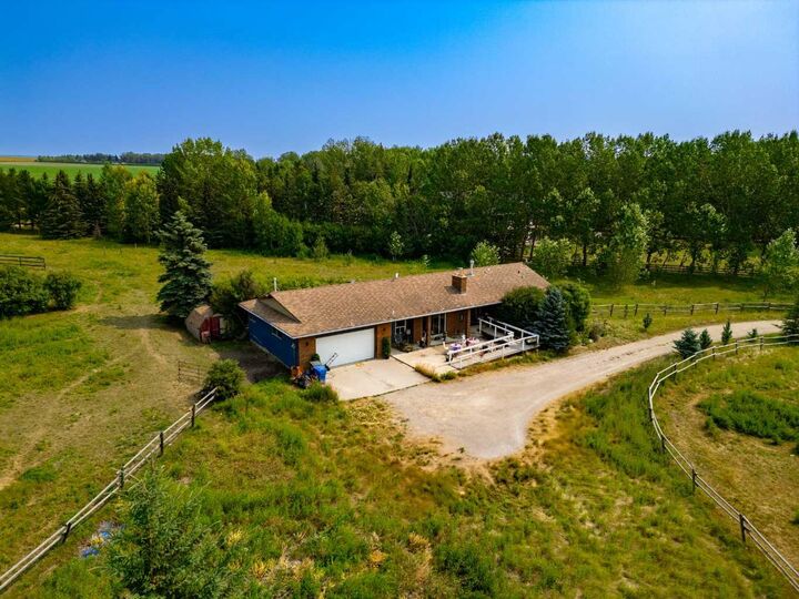 Property Photo: 250 Huggard Road AB T3Z 2C3