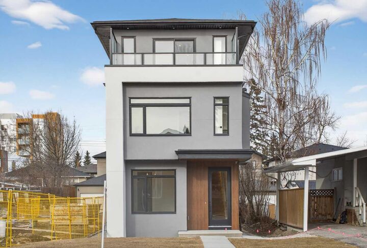Property Photo: 720 52 Avenue SW AB T2V 0B5