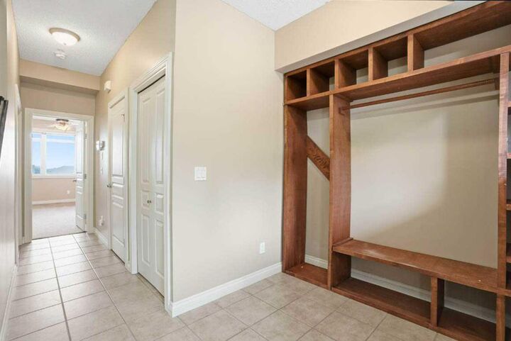 Property Photo: 148 Rockyledge View NW 11 AB T3G 5Y4