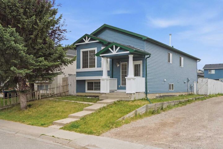 Property Photo: 11 Martin Crossing Rise NE AB T3J 3N8