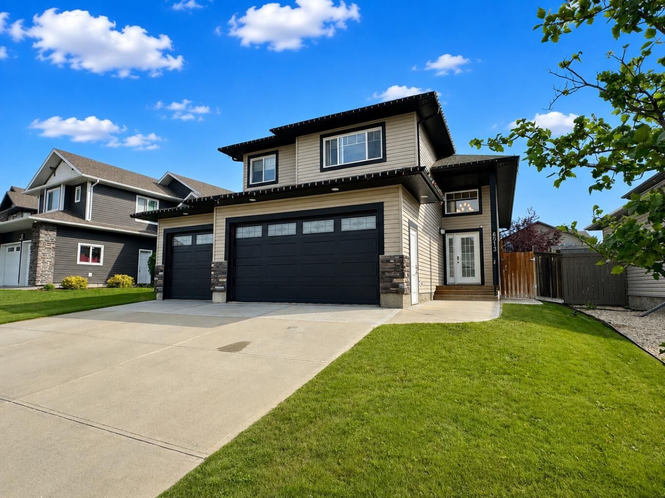 Property Photo: 6513 112 Street AB T8W 0J8