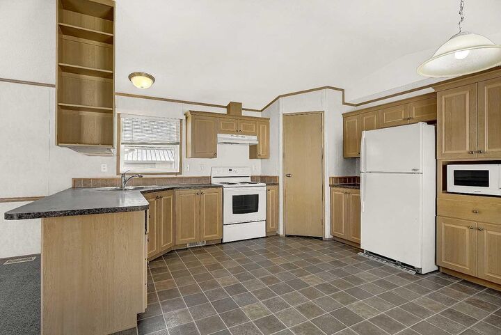 Property Photo: 9824 104 Avenue 66 AB T8X 5A9