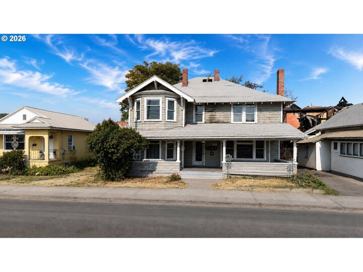 Property Photo:  256 SW 4th St  OR 97801 