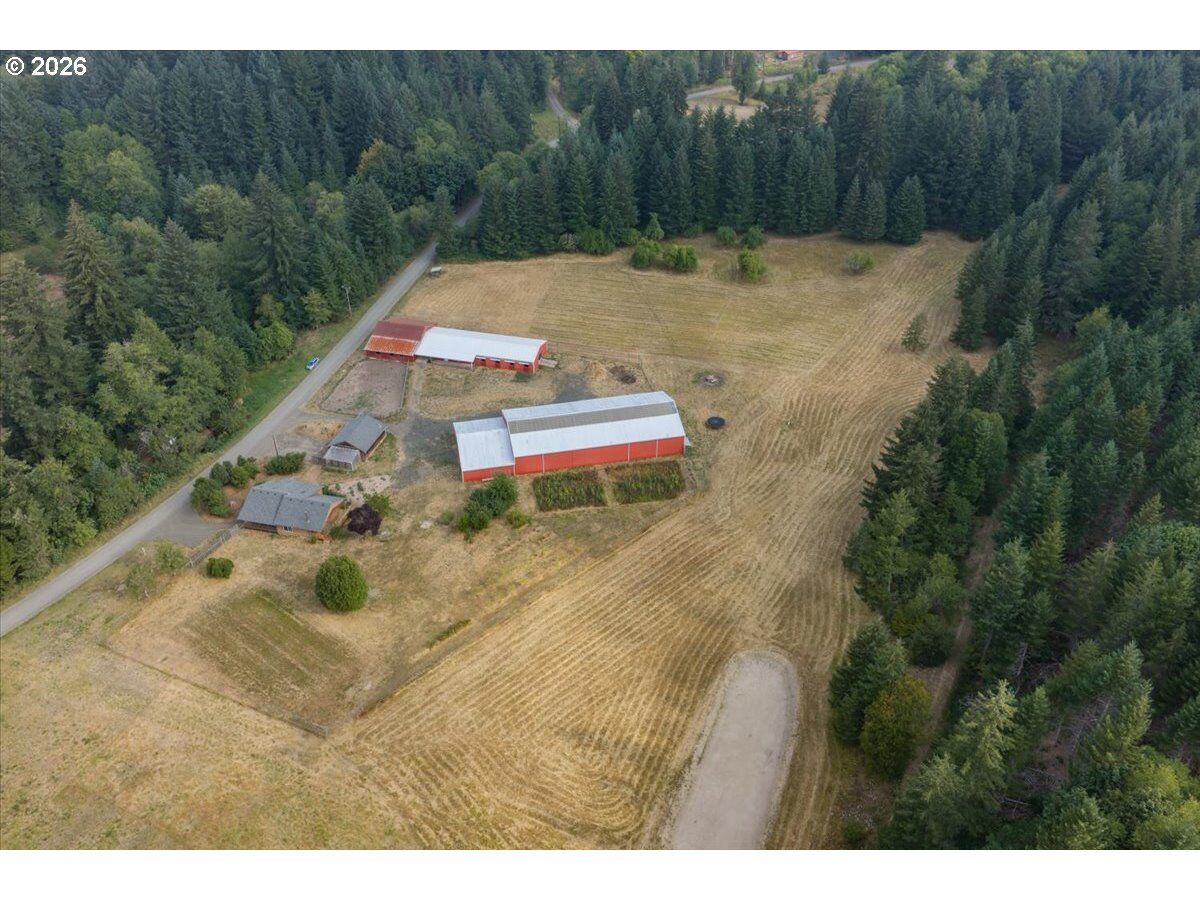 Property Photo: 36435 Devitt Rd OR 97326