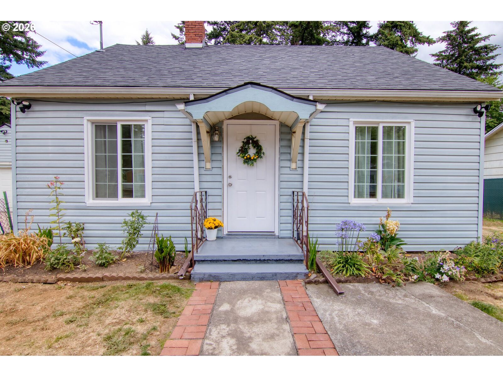 Property Photo: 1606 SE 148th Ave OR 97233