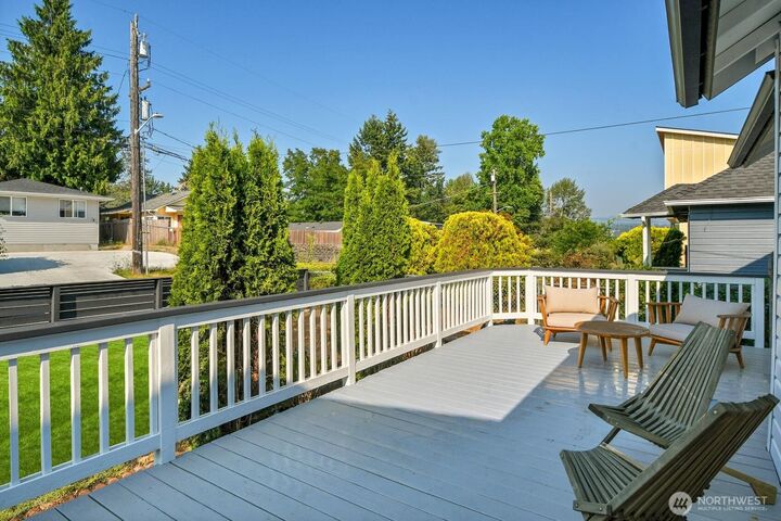 Property Photo:  305 NW 7th Street  WA 98057 