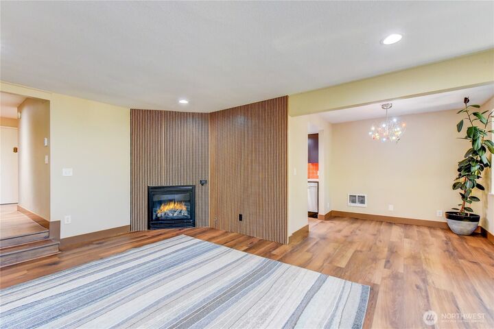 Property Photo:  5038  California Avenue SW 1  WA 98136 