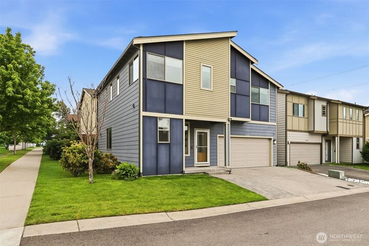 Property Photo: 22509 SE 283rd Street WA 98038