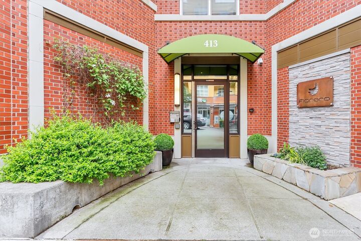 Property Photo:  413 NE 70th Street 309  WA 98115 
