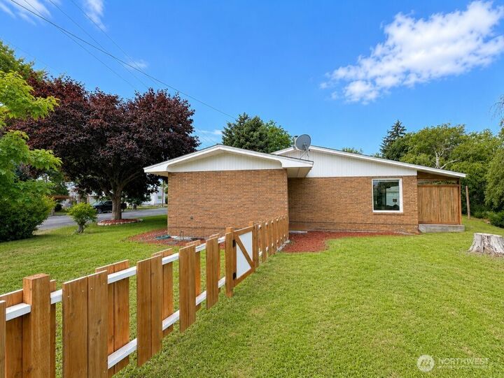 Property Photo: 1616 Cherry Street WA 98844