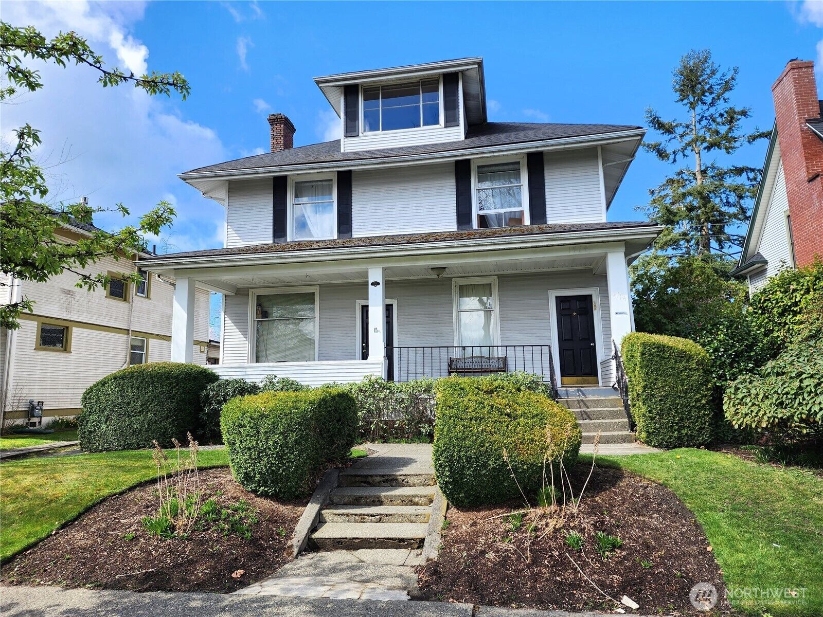 Property Photo:  1714  Colby Avenue 2  WA 98201 