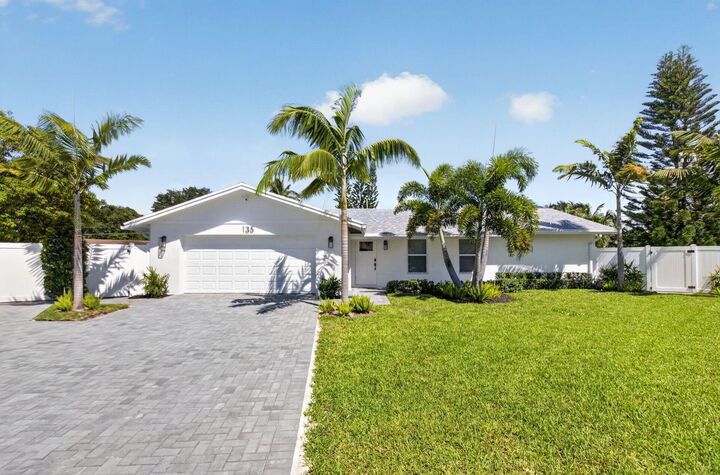 Property Photo:  135 SE 28th Court  FL 33435 