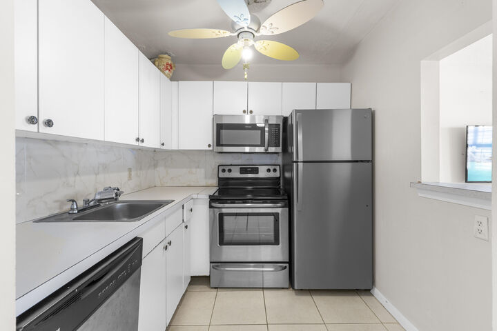 Property Photo: 418 Tilford T 418 FL 33442