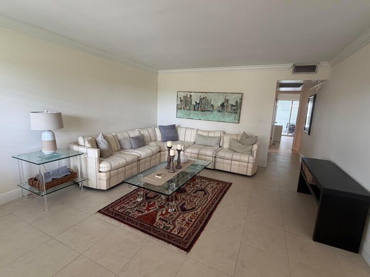 Property Photo:  1905 Bermuda Circle L4  FL 33066 