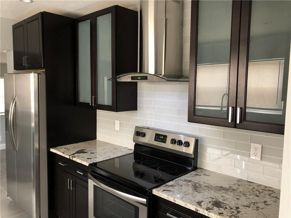 Property Photo: 2817 Taylor Street FL 33020