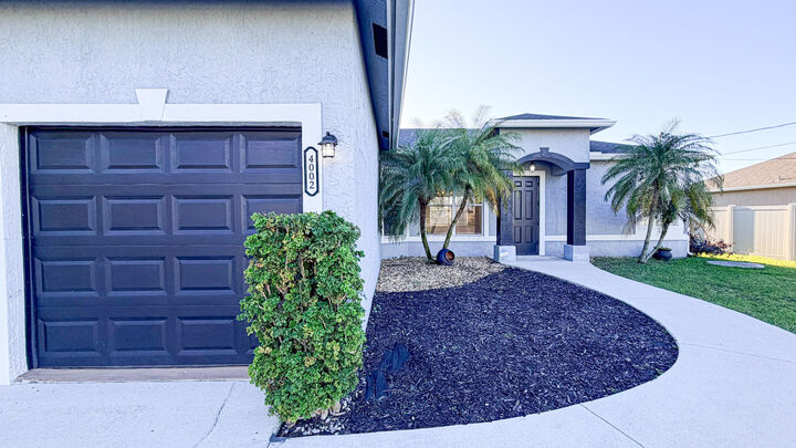 Property Photo: 4002 SW Jarmer Road FL 34953