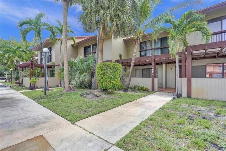 Property Photo: 4924 Sheridan Street FL 33021