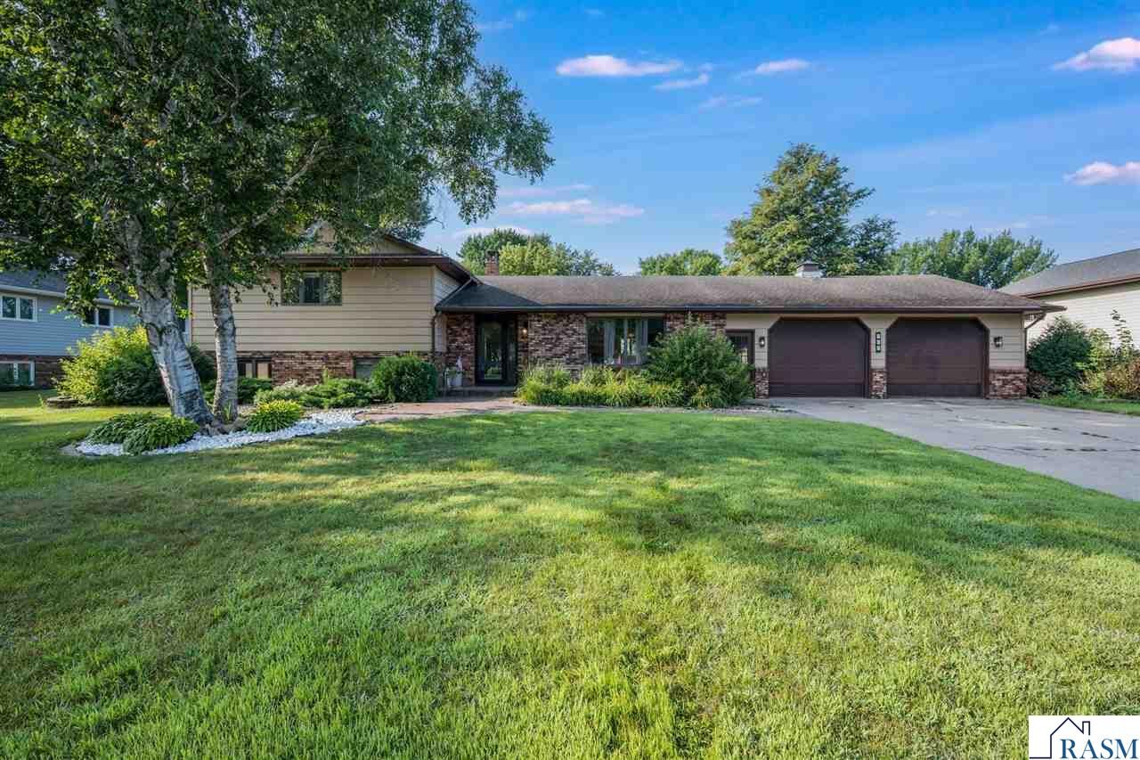 Property Photo: 702 SW 8th Street MN 56097
