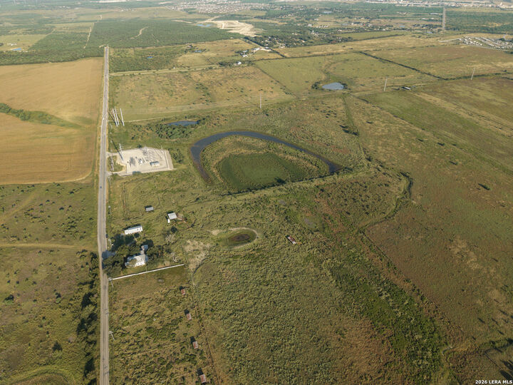 Property Photo:  550 Beback Inn Rd  TX 78666 