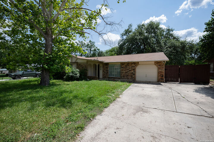 Property Photo: 6614 Peach Tree Dr TX 78238