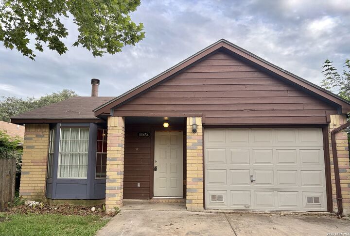 Property Photo:  11434 Potter Vly  TX 78245 