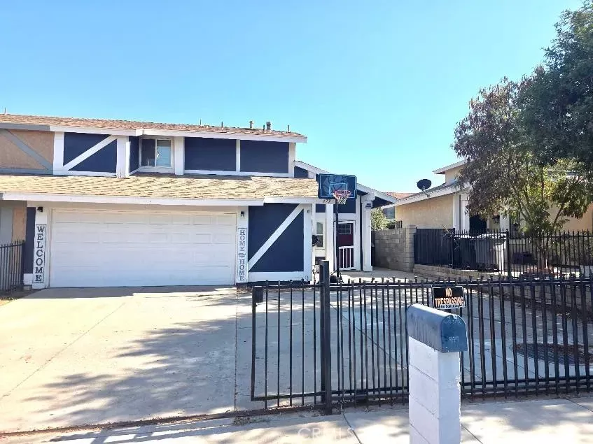 Property Photo:  479 W 12th  CA 92570 