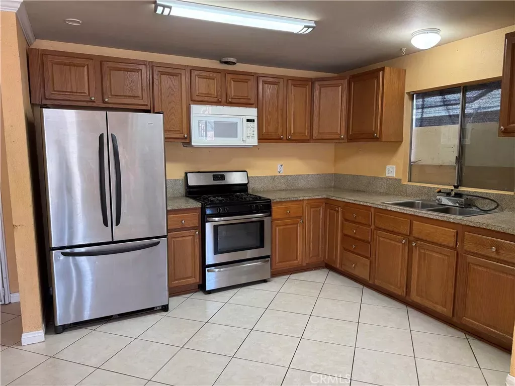 Property Photo: 24323 Glencrest Drive CA 92553