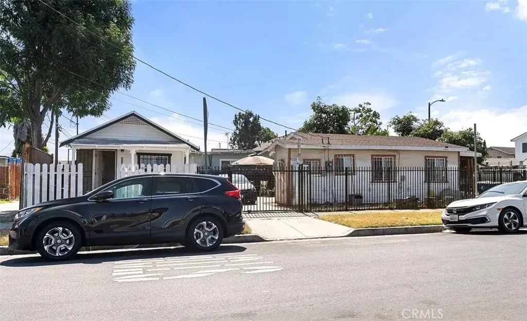 Property Photo: 1161 W 67 Street CA 90044