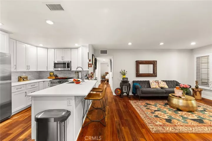 Property Photo: 3860 Amberly CA 90305