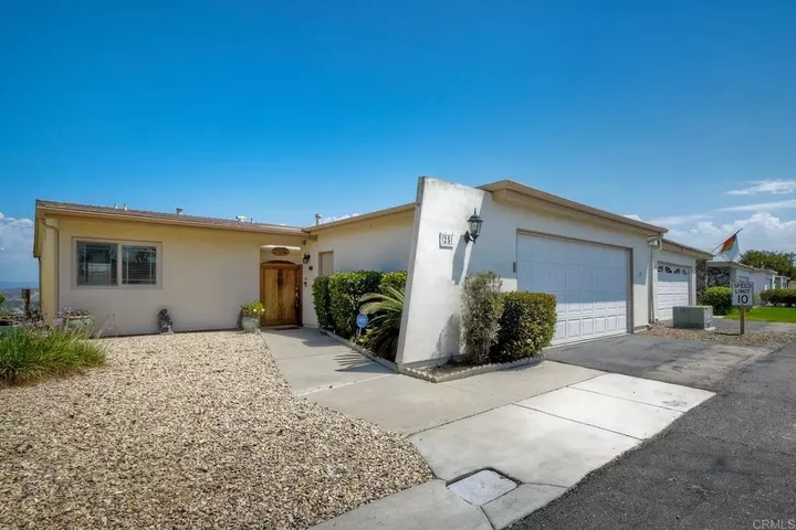 Property Photo:  3902 Vista Campana North 25  CA 92057 