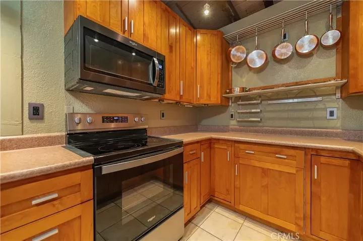Property Photo: 1000 W Macarthur Boulevard 13 CA 92707