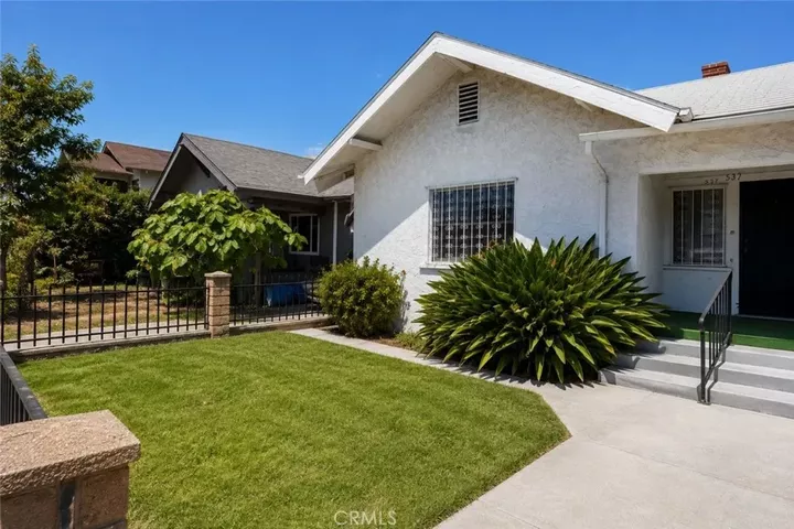 Property Photo: 537 W 49th Place CA 90037