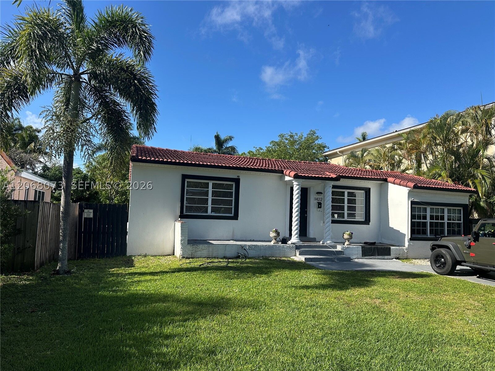Property Photo: 1422 Wiley St FL 33020