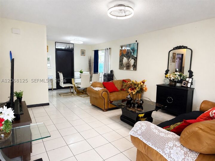 Property Photo: 2745 NW 7th Ct FL 33311