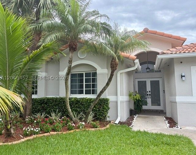 Property Photo: 16850 Crestview Ln FL 33326