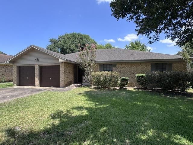 Property Photo:  1810 Bryant Way  TX 77706 