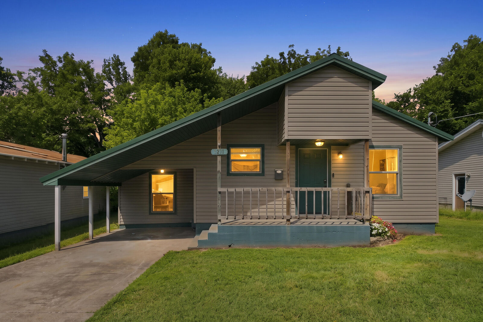 Property Photo:  1211 N Warren Avenue  MO 65802 
