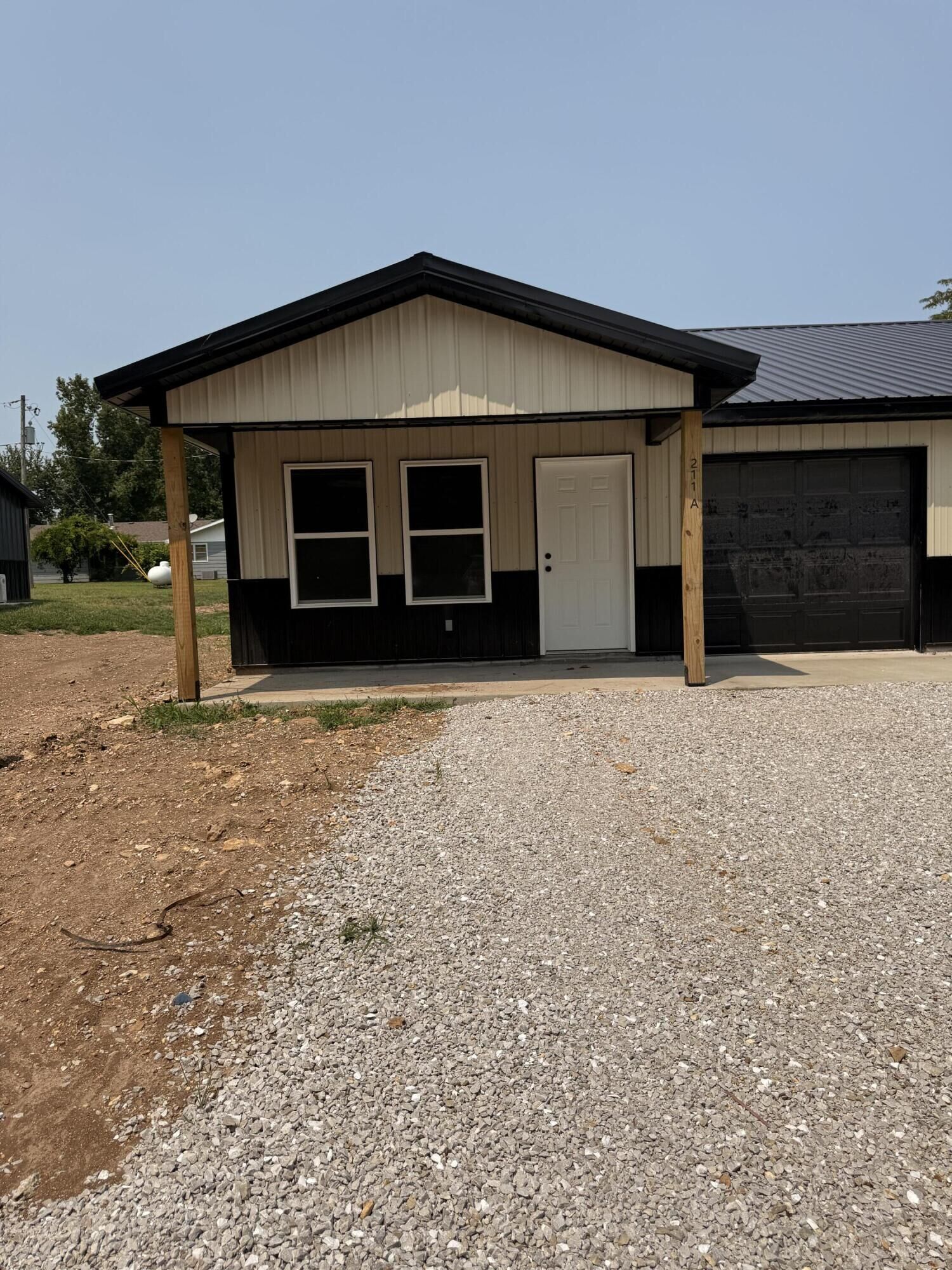 Property Photo:  211 W Sunrise Street  MO 65649 