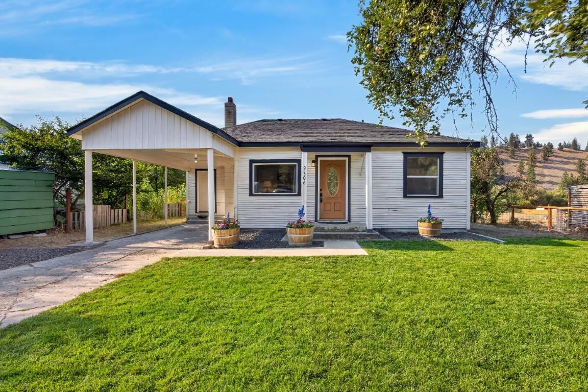 Property Photo:  9306 S Cheney-Spokane Rd  WA 99004 