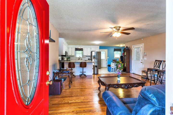 Property Photo: 424 Edgewater Dr SC 29340