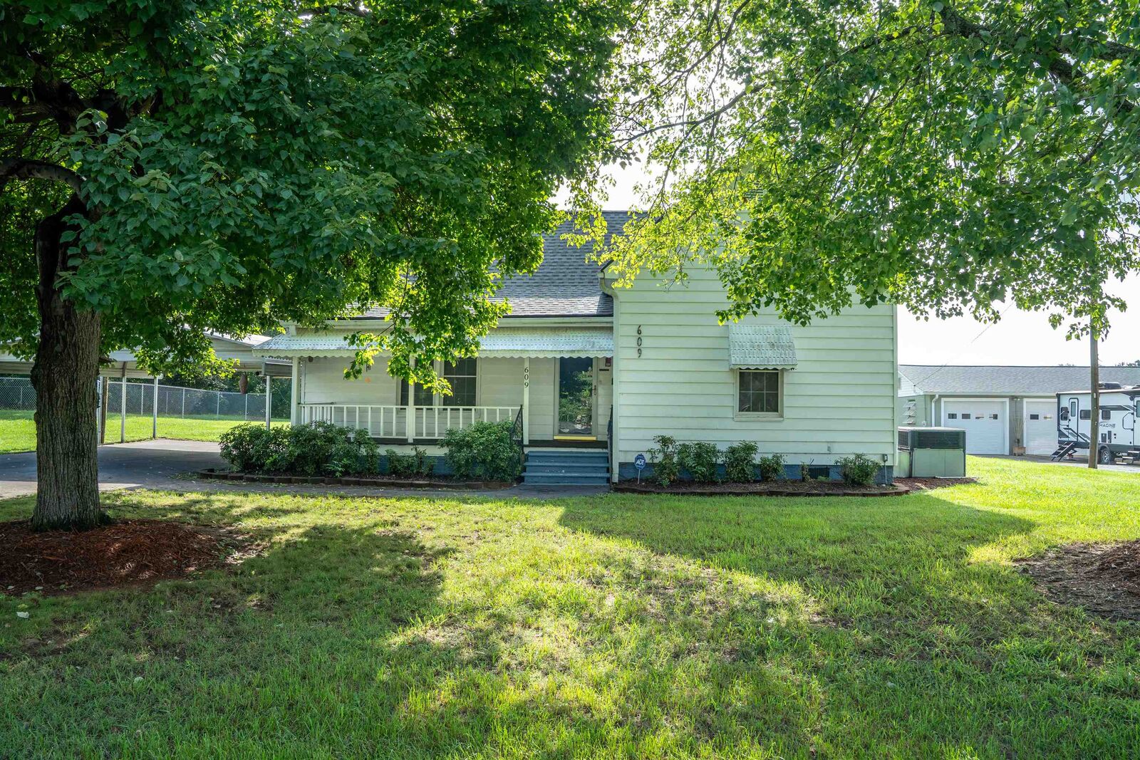 Property Photo:  609 S Georgia Avenue  SC 29323 