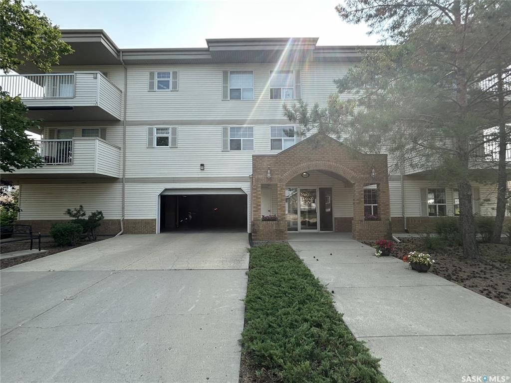 Property Photo: 1112 98th Street 206 SK S0E 1T0