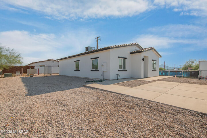 Property Photo:  1225 S Herndon Avenue  AZ 85713 