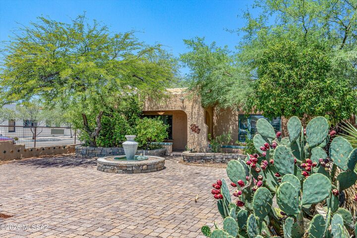Property Photo:  2421 E Speedway Boulevard  AZ 85719 