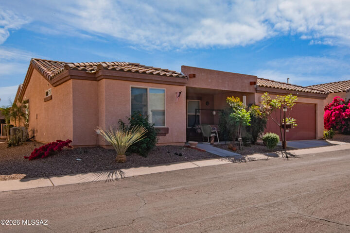 Property Photo:  1345 W Vuelta Del Yunque  AZ 85629 