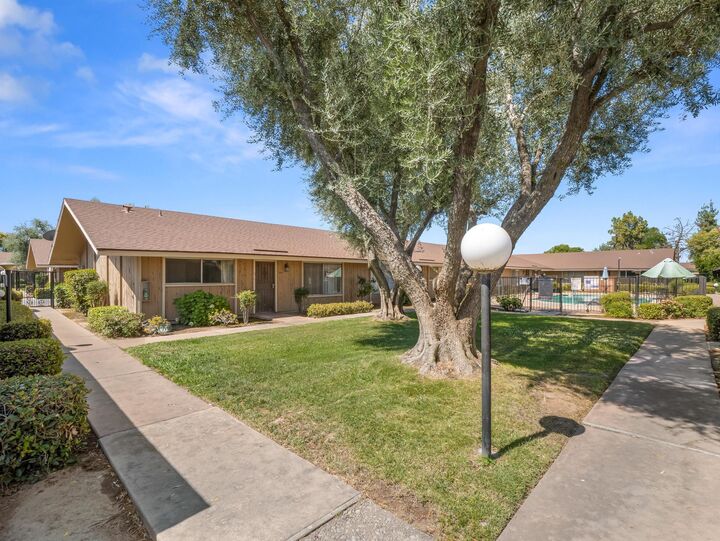 Property Photo:  3749 N Fruit Avenue C  CA 93705 