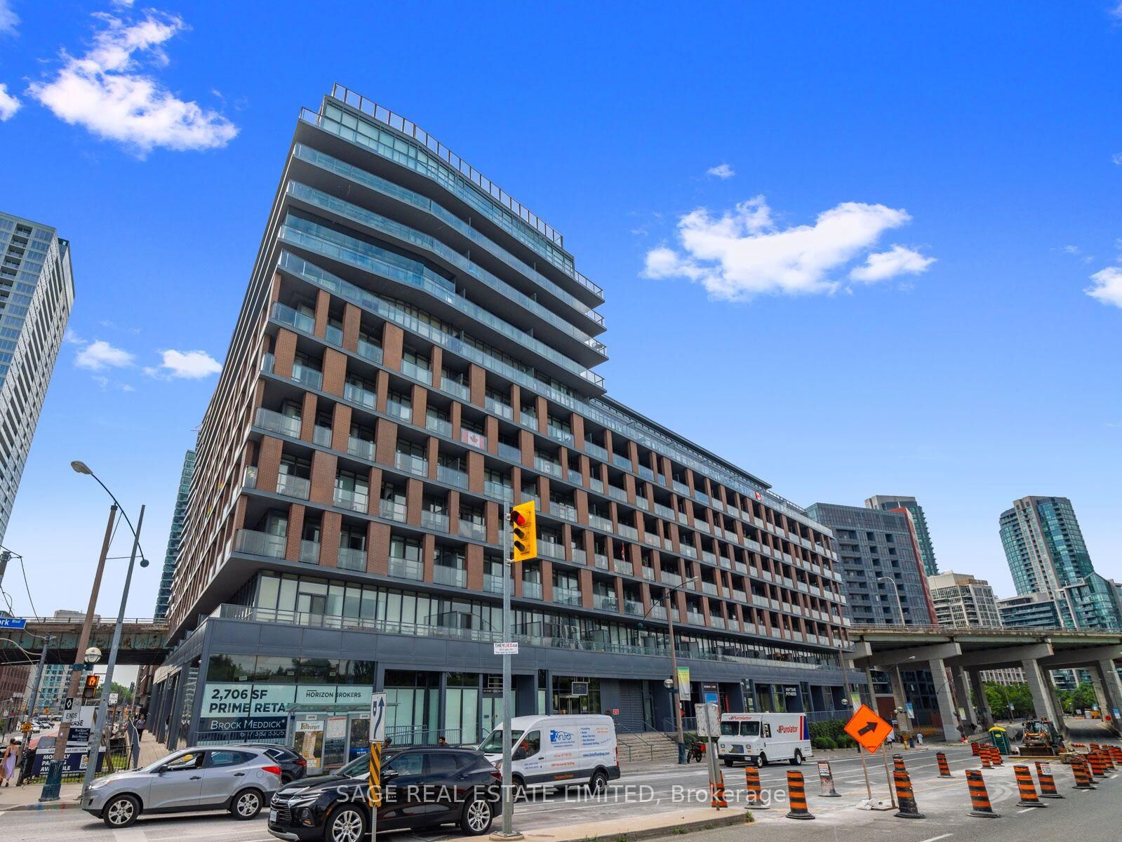 Property Photo: 169 Fort York Boulevard 918 ON M5V 0C8