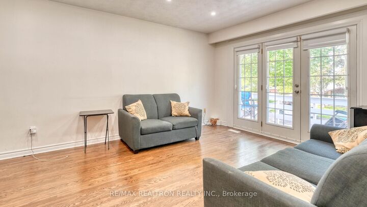 Property Photo: 579 Pinewood Street ON L1G 2S2