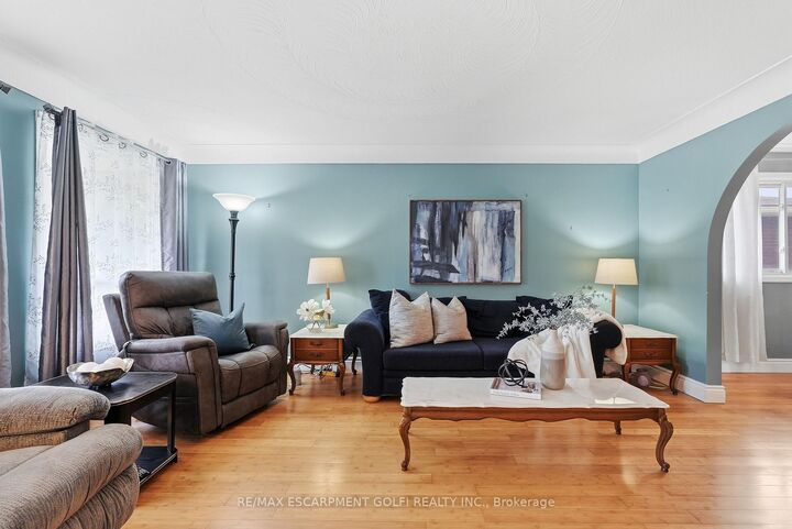 Property Photo: 377 Carson Drive ON L8T 4T8