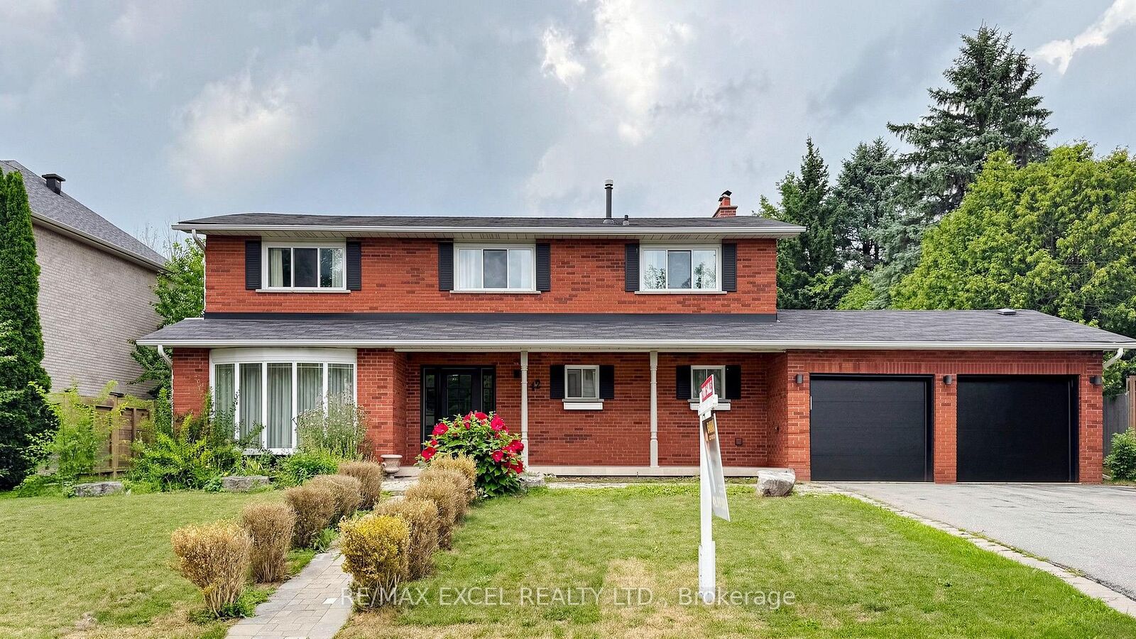 Property Photo: 42 Blackforest Drive ON L4E 2N6